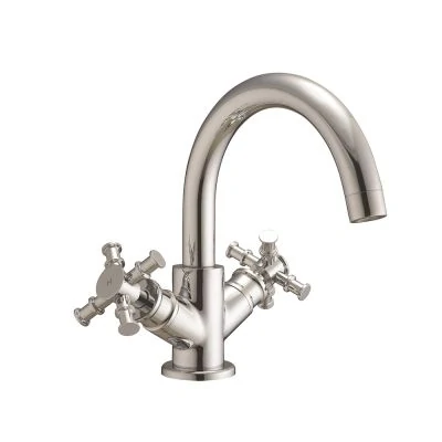 Georgian traditional pillar bath filler in chrome