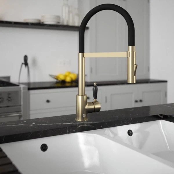 Shaker Tube Twist in Brushed Brass and Black Velvet