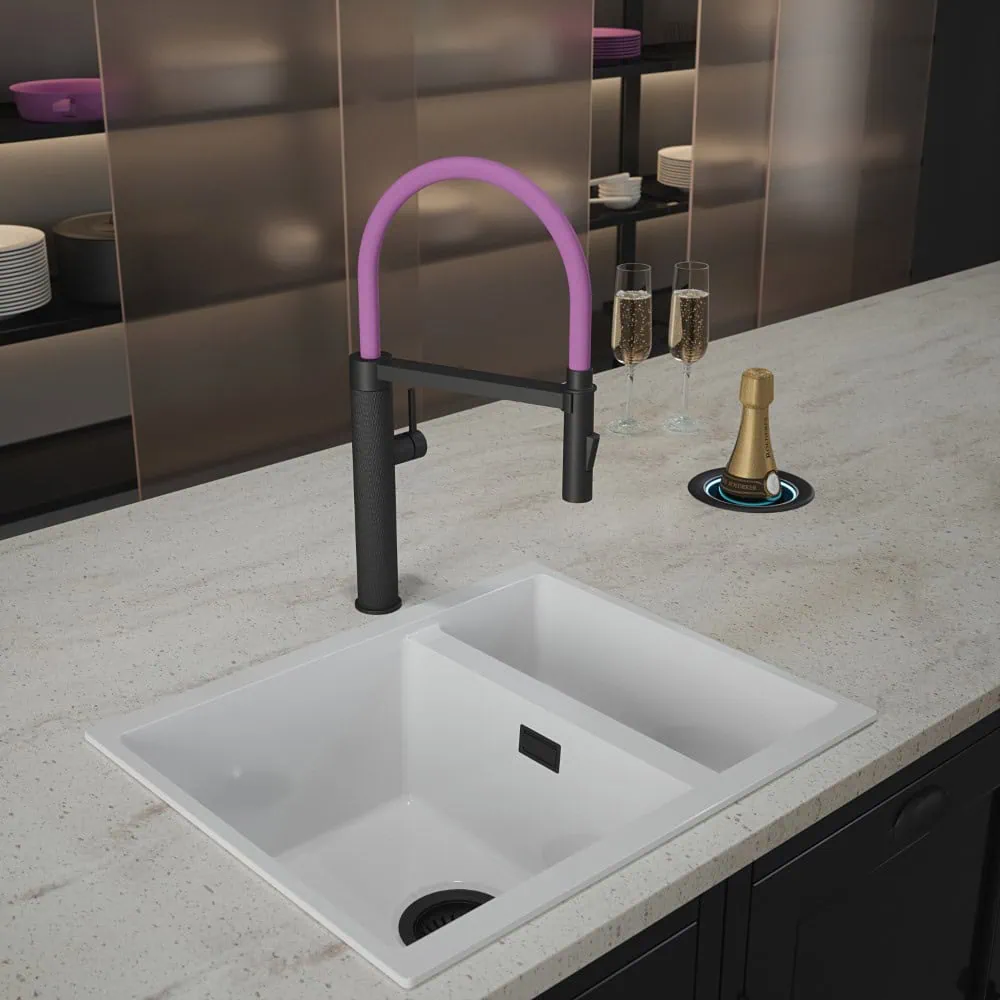 Quilt Diamond Carved Tube Spray Tap in Black