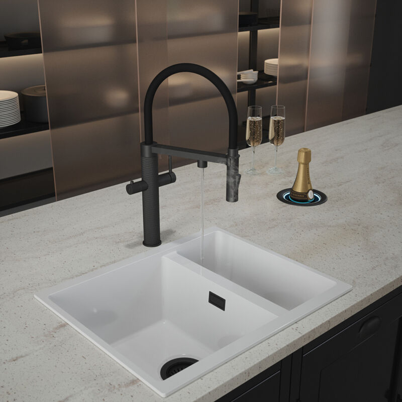Quilt 4 in 1 Instant Hot Tap Matt Black with Black Tube